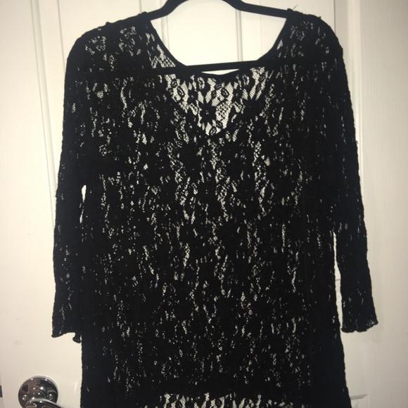 Sheer Lace Long Sleeve Flowy Top - Picture 4 of 5